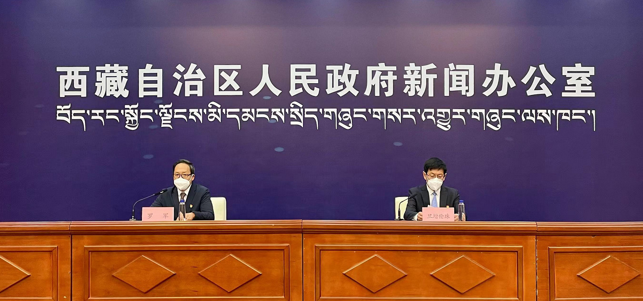 4300余名“環衛大白”堅守日常保潔和防疫消殺崗位